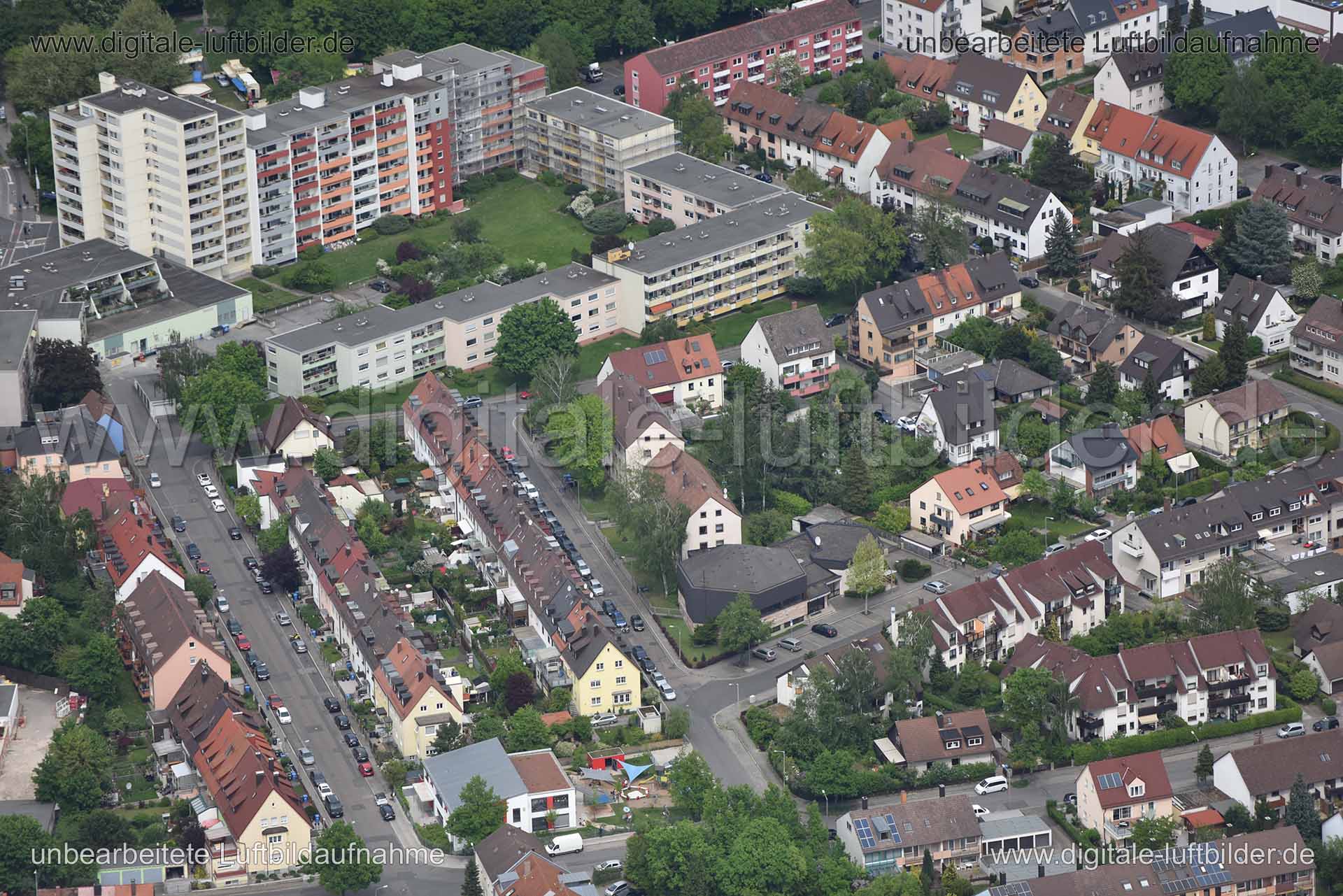 Titel: Schweinau, Bildnummer: n146730, Ort / Stadt: Nürnberg, (Land)Kreis: kreisfreie Stadt Nürnberg, Regierungsbezirk: Mittelfranken, Bundesland: Bayern, Aufnahmedatum: 11.05.2015, Schlagwörter: Luftbild, Luftbilder, Luftbildfotografie, Luftaufnahme, Luftbildaufnahme, Luftfoto, Vogelperspektive, Vogelansicht, Deutschland, Schräg- und Senkrecht-Luftaufnahmen, Orthofotografie, Zweibrückener Straße, Crailsheimer Straße, Esslinger Straße, Schweinauer Hauptstraße, Schweinau, Hohe Marter, Kaiserslaut