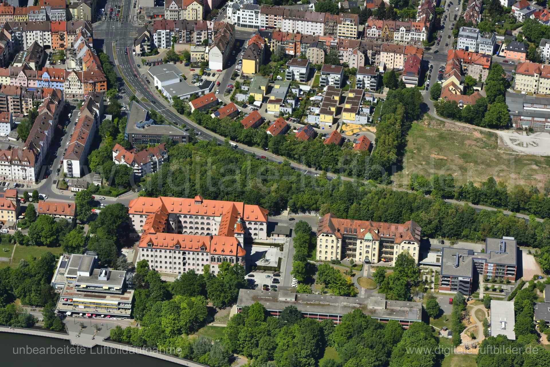 Titel: Sebastianspital, Bildnummer: n261930, Ort / Stadt: Nürnberg, (Land)Kreis: kreisfreie Stadt Nürnberg, Regierungsbezirk: Mittelfranken, Bundesland: Bayern, Aufnahmedatum: 06.05.2018, Schlagwörter: Luftbild, Luftbilder, Luftbildfotografie, Luftaufnahme, Luftbildaufnahme, Luftfoto, Vogelperspektive, Vogelansicht, Deutschland, Schräg- und Senkrecht-Luftaufnahmen, Orthofotografie, 90491, Nürnberg, 90489, Äußere Sulzbacher Straße, Veilhofstraße, Ludtringstraße, Sebastianspital, Wastl, Wöhrder Se