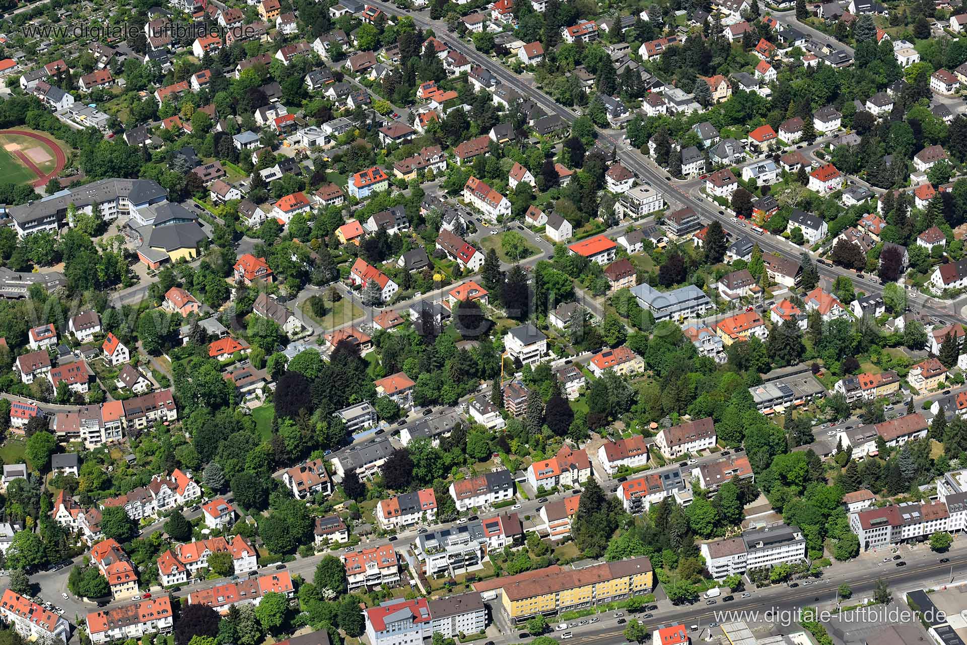 Titel: St. Jobst, Bildnummer: n261820, Ort / Stadt: Nürnberg, (Land)Kreis: kreisfreie Stadt Nürnberg, Regierungsbezirk: Mittelfranken, Bundesland: Bayern, Aufnahmedatum: 06.05.2018, Schlagwörter: Luftbild, Luftbilder, Luftbildfotografie, Luftaufnahme, Luftbildaufnahme, Luftfoto, Vogelperspektive, Vogelansicht, Deutschland, Schräg- und Senkrecht-Luftaufnahmen, Orthofotografie, 90491, Oedenberger Straße, Bad Bernecker Straße, Ewaldstraße, Klopstockstraße, Äußere-Sulzbacher-Straße, Wilhelm-Raabe-St