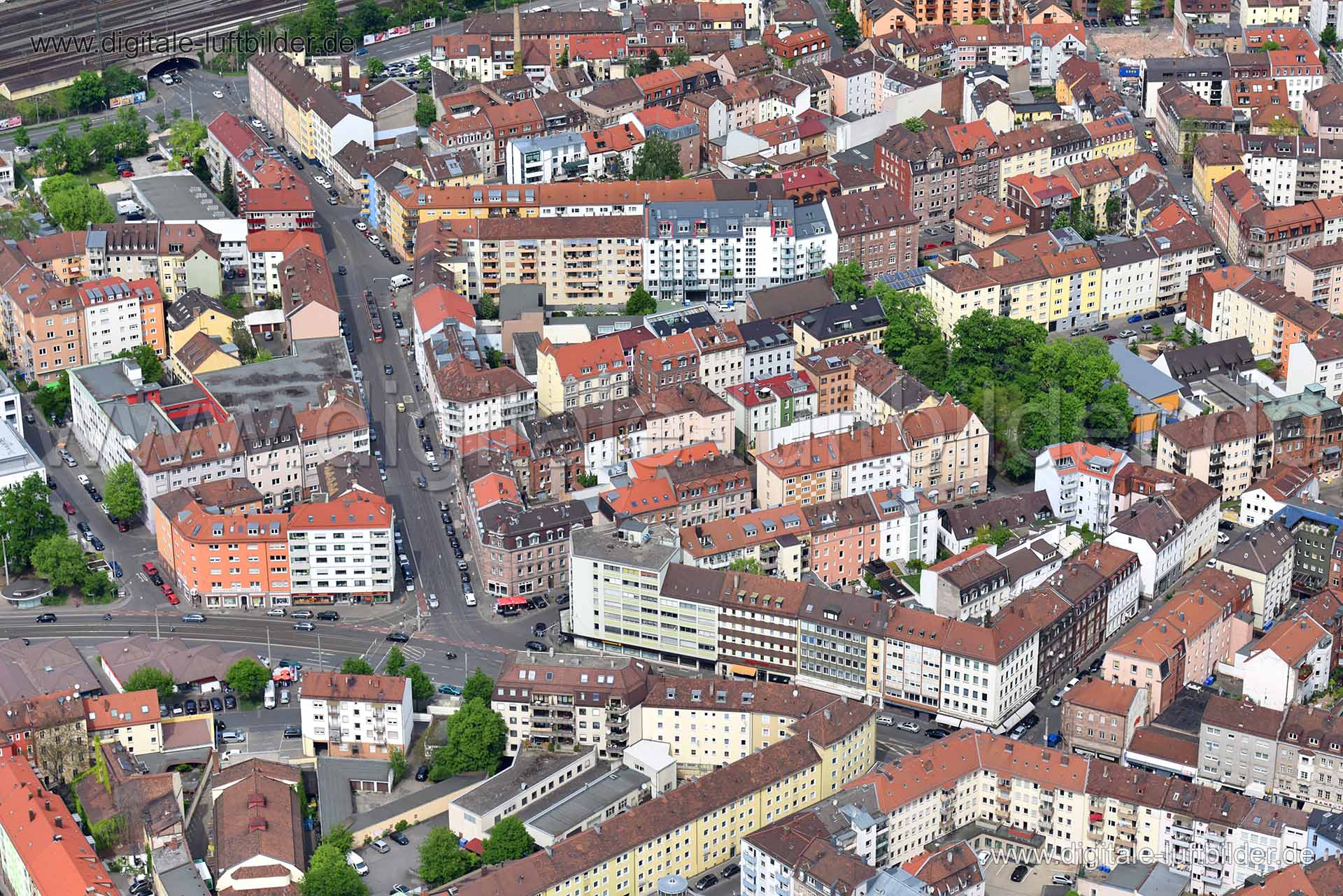 Titel: Strauchstraße, Bildnummer: n147810, Ort / Stadt: Nürnberg, (Land)Kreis: kreisfreie Stadt Nürnberg, Regierungsbezirk: Mittelfranken, Bundesland: Bayern, Aufnahmedatum: 11.05.2015, Schlagwörter: Luftbild, Luftbilder, Luftbildfotografie, Luftaufnahme, Luftbildaufnahme, Luftfoto, Vogelperspektive, Vogelansicht, Deutschland, Schräg- und Senkrecht-Luftaufnahmen, Orthofotografie, Südstadt, 90478, Strauchstraße, Findelwiesenstraße, Breitscheidstraße, Wirthstraße, Allersberger Straße, Scheurlstraß
