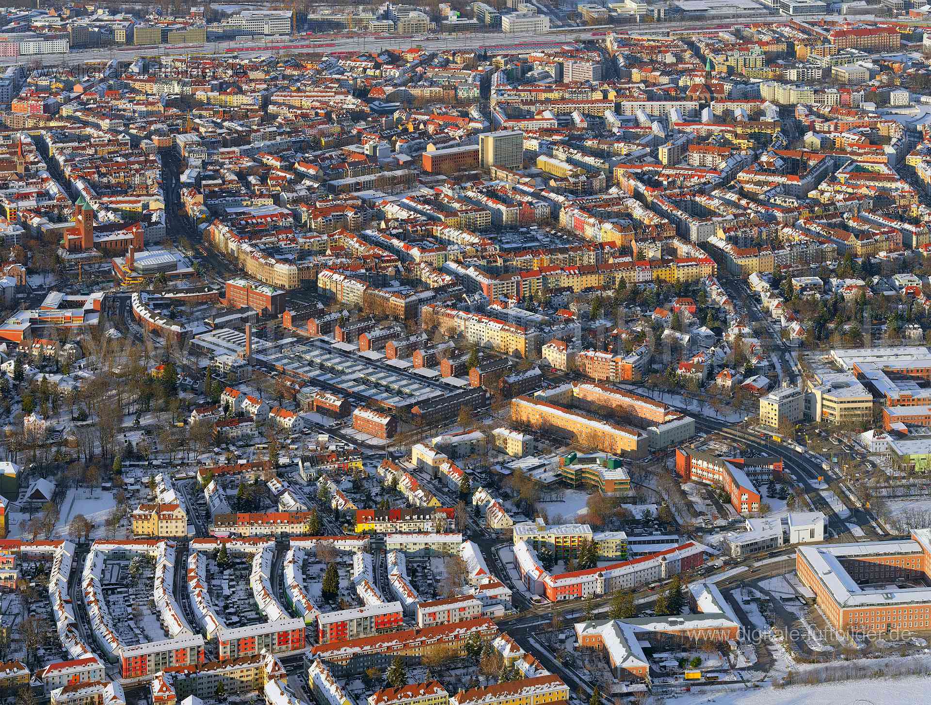 Titel: Südstadt, Bildnummer: f392000, Ort / Stadt: Nürnberg, (Land)Kreis: kreisfreie Stadt Nürnberg, Regierungsbezirk: Mittelfranken, Bundesland: Bayern, Aufnahmedatum: 13.02.2021, Schlagwörter: Luftbild, Luftbilder, Luftbildfotografie, Luftaufnahme, Luftbildaufnahme, Luftfoto, Vogelperspektive, Vogelansicht, Schräg- und Senkrecht-Luftaufnahmen, Orthofotografie, Deutschland, Schnee, Eis, 90461, Nürnberg, 90459, Schönweißstraße, Nornenstraße, Sperberstraße, Rugierstraße, Kleestraße, Pillenreuther