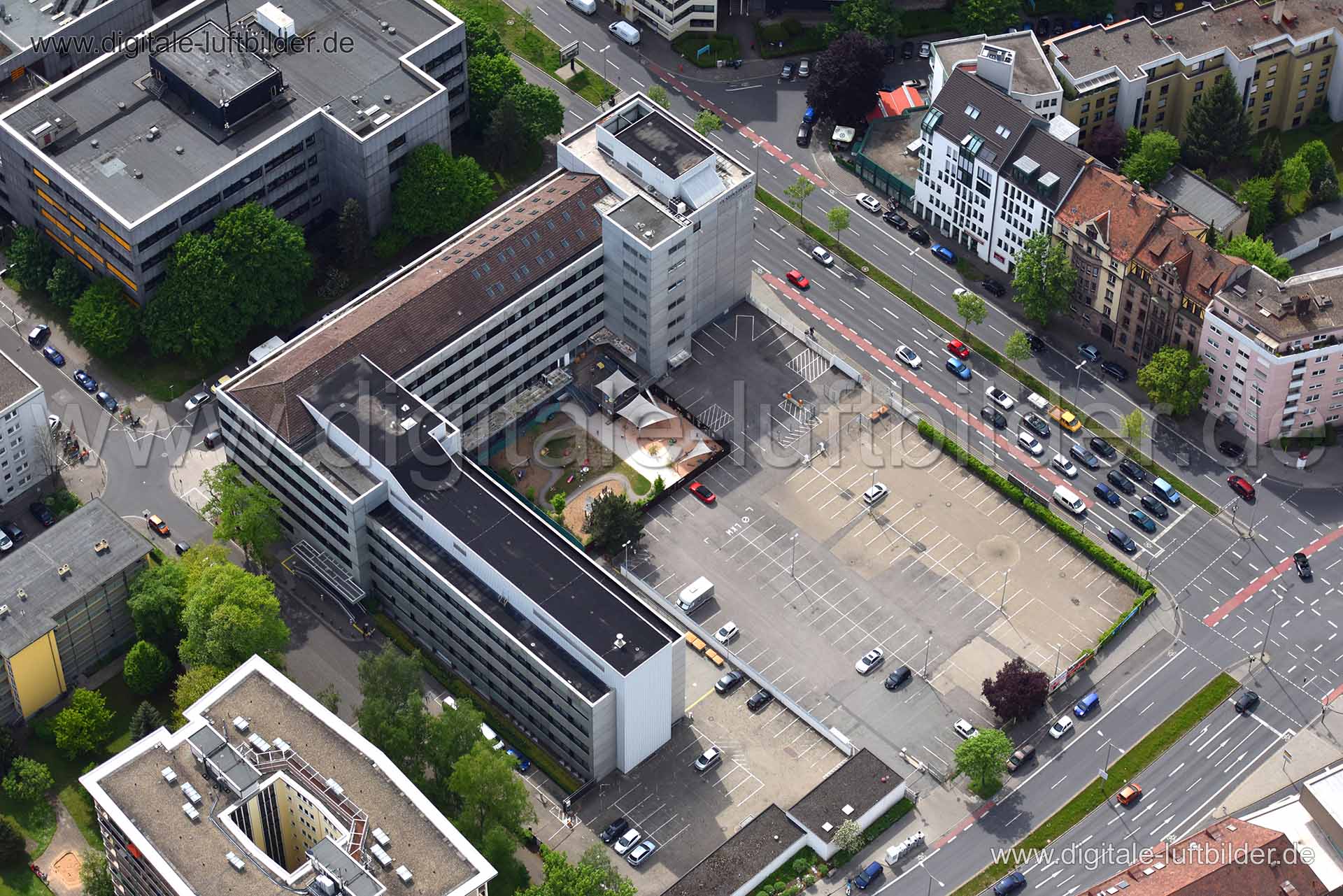 Titel: Tempohaus, Bildnummer: n140350, Ort / Stadt: Nürnberg, (Land)Kreis: kreisfreie Stadt Nürnberg, Regierungsbezirk: Mittelfranken, Bundesland: Bayern, Aufnahmedatum: 11.05.2015, Schlagwörter: Luftbild, Luftbilder, Luftbildfotografie, Luftaufnahme, Luftbildaufnahme, Luftfoto, Vogelperspektive, Vogelansicht, Deutschland, Schräg- und Senkrecht-Luftaufnahmen, Orthofotografie, Welserstraße, Äußere-Bayreuther-Straße, Tempohaus, Schoppershofstraße, Virchowstraße, Gewerbeflächen & Gewerbeimmobilien,