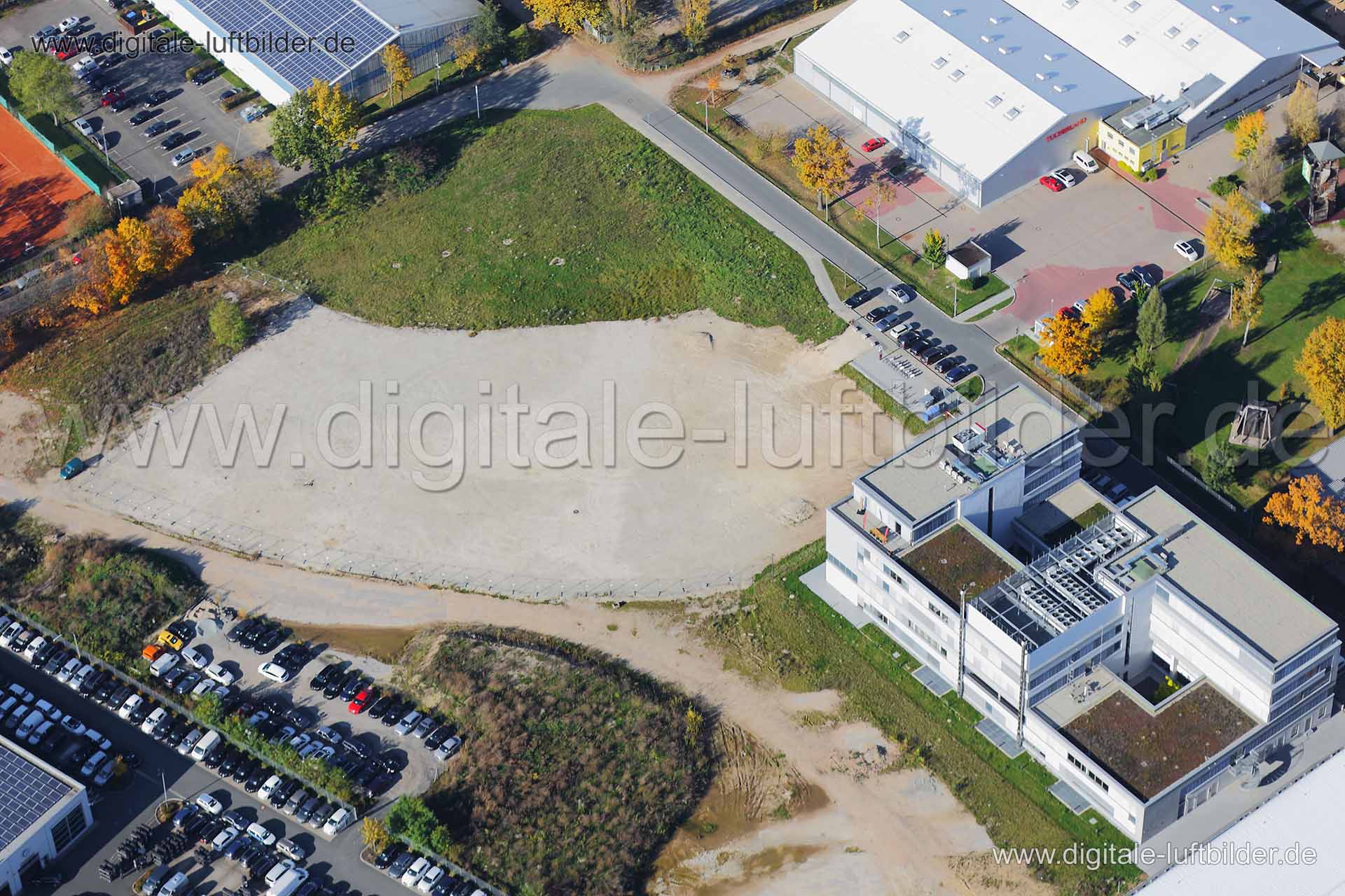 Titel: Tucherland bei Marienbergstraße, Bildnummer: c120760, Ort / Stadt: Nürnberg, (Land)Kreis: kreisfreie Stadt Nürnberg, Regierungsbezirk: Mittelfranken, Bundesland: Bayern, Aufnahmedatum: 03.11.2014, Schlagwörter: Luftbild, Luftbilder, Luftbildfotografie, Luftaufnahme, Luftbildaufnahme, Luftfoto, Vogelperspektive, Vogelansicht, Deutschland, Schräg- und Senkrecht-Luftaufnahmen, Orthofotografie, Marienberg, Marienbergstraße, Autohaus, Feser, Audi, VW, Volkswagen, Tucher, Tucherstiftung, Tucher
