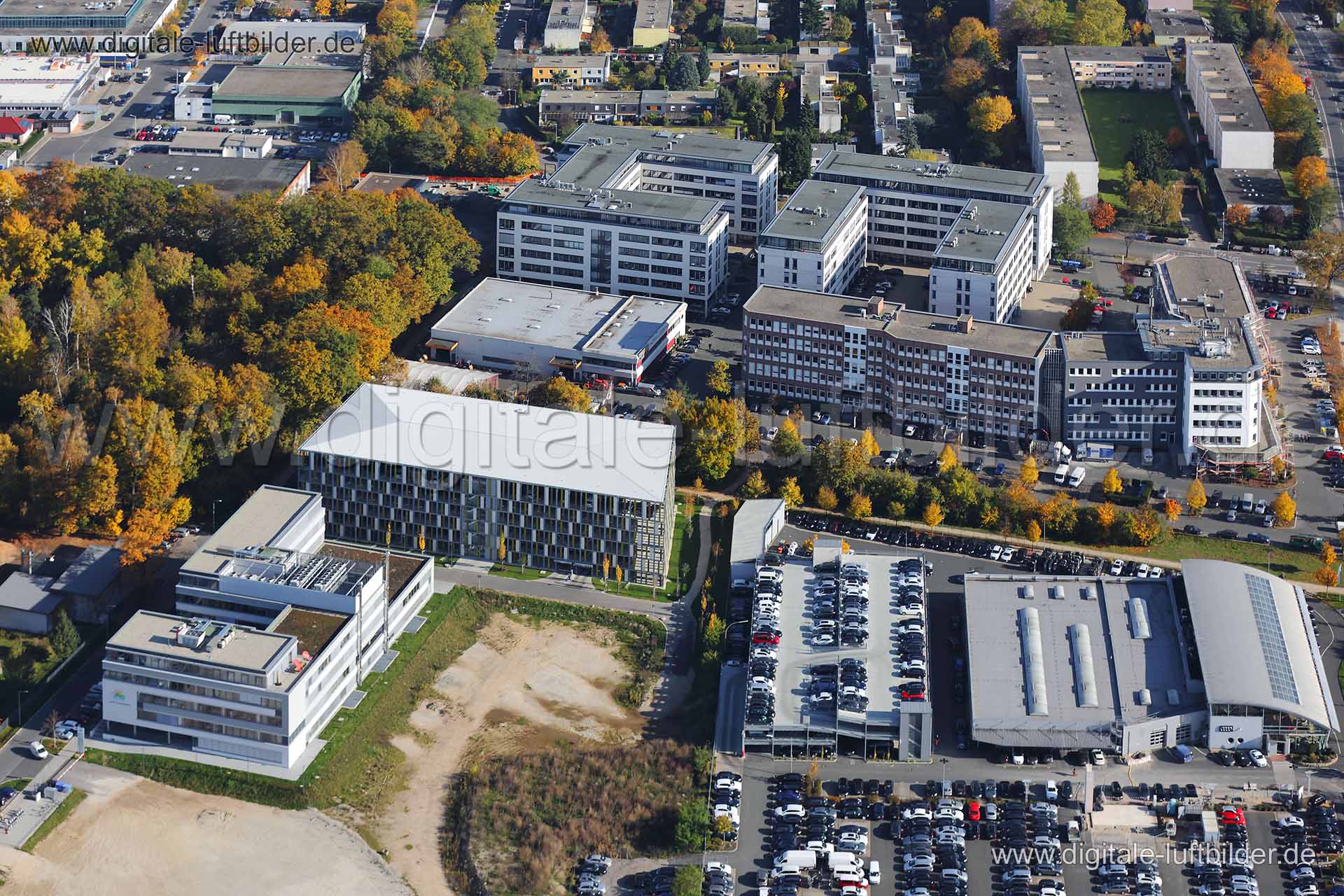 Titel: Tucherland bei Marienbergstraße, Bildnummer: c120920, Ort / Stadt: Nürnberg, (Land)Kreis: kreisfreie Stadt Nürnberg, Regierungsbezirk: Mittelfranken, Bundesland: Bayern, Aufnahmedatum: 03.11.2014, Schlagwörter: Luftbild, Luftbilder, Luftbildfotografie, Luftaufnahme, Luftbildaufnahme, Luftfoto, Vogelperspektive, Vogelansicht, Deutschland, Schräg- und Senkrecht-Luftaufnahmen, Orthofotografie, Marienberg, Marienbergstraße, Autohaus, Feser, Audi, VW, Volkswagen, Tucher, Tucherstiftung, Tucher