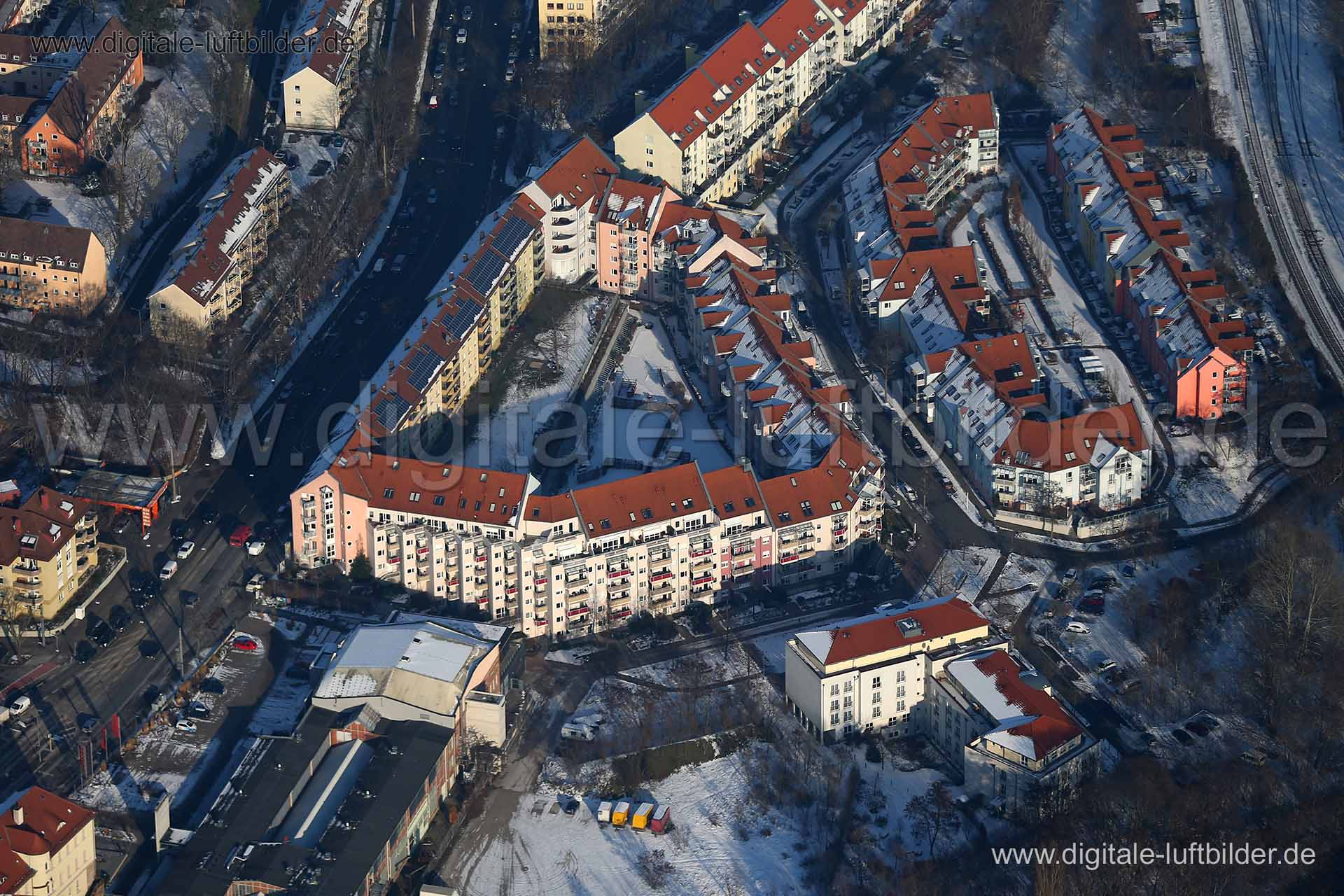 Titel: Walzwerkstraße, Bildnummer: c208050, Ort / Stadt: Nürnberg, (Land)Kreis: kreisfreie Stadt Nürnberg, Regierungsbezirk: Mittelfranken, Bundesland: Bayern, Aufnahmedatum: 22.01.2016, Schlagwörter: Luftbild, Luftbilder, Luftbildfotografie, Luftaufnahme, Luftbildaufnahme, Luftfoto, Vogelperspektive, Vogelansicht, Deutschland, Schräg- und Senkrecht-Luftaufnahmen, Orthofotografie, Europaplatz, Kaeplerstraße, Leistnerweg, Walzwerkstraße, Georg-Holzbauer-Straße, Fritz-Pirkl-Straße, Äußere-Sulzbach