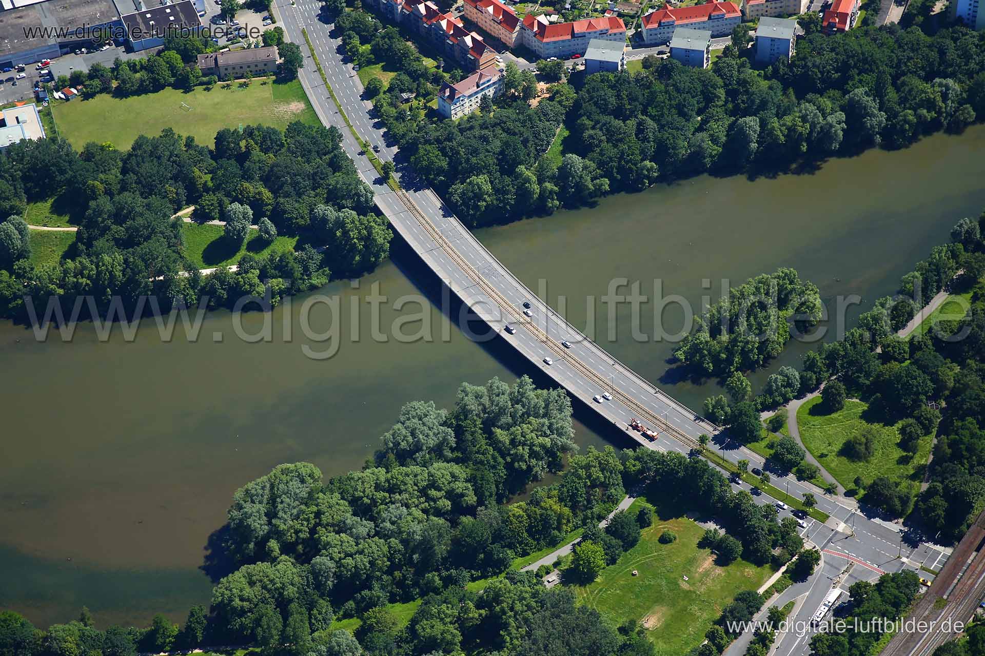Titel: Wöhrder See, Bildnummer: c223700, Ort / Stadt: Nürnberg, (Land)Kreis: kreisfreie Stadt Nürnberg, Regierungsbezirk: Mittelfranken, Bundesland: Bayern, Aufnahmedatum: 23.06.2016, Schlagwörter: Luftbild, Luftbilder, Luftbildfotografie, Luftaufnahme, Luftbildaufnahme, Luftfoto, Vogelperspektive, Vogelansicht, Deutschland, Schräg- und Senkrecht-Luftaufnahmen, Orthofotografie, Wöhrder See, Veilhofstraße, Teutonenstraße, Am Pulversee, Wagenseilstraße, Erhardstraße, Wurfbeinstraße, Ostendstraße,
