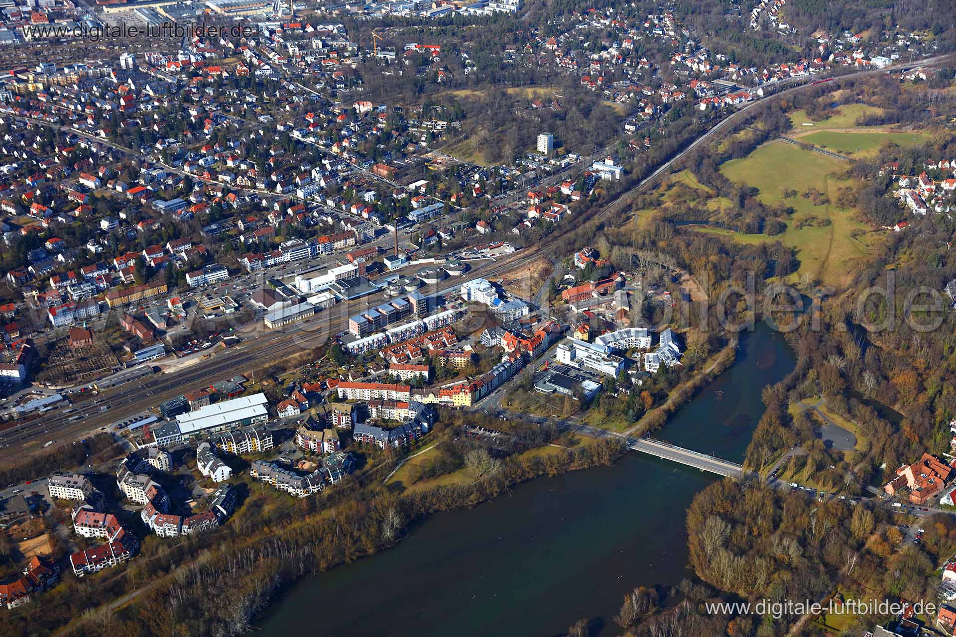 Titel: Wöhrder See, Bildnummer: c253470, Ort / Stadt: Nürnberg, (Land)Kreis: kreisfreie Stadt Nürnberg, Regierungsbezirk: Mittelfranken, Bundesland: Bayern, Aufnahmedatum: 21.03.2018, Schlagwörter: Luftbild, Luftbilder, Luftbildfotografie, Luftaufnahme, Luftbildaufnahme, Luftfoto, Vogelperspektive, Vogelansicht, Deutschland, Schräg- und Senkrecht-Luftaufnahmen, Orthofotografie, Wöhrder See, Ludwig-Erhard-Brücke, Pegnitztal Ost, Johann-Soergel-Weg, Flußstraße, Dr.-Carlo-Schmid-Straße, St. Jobst,