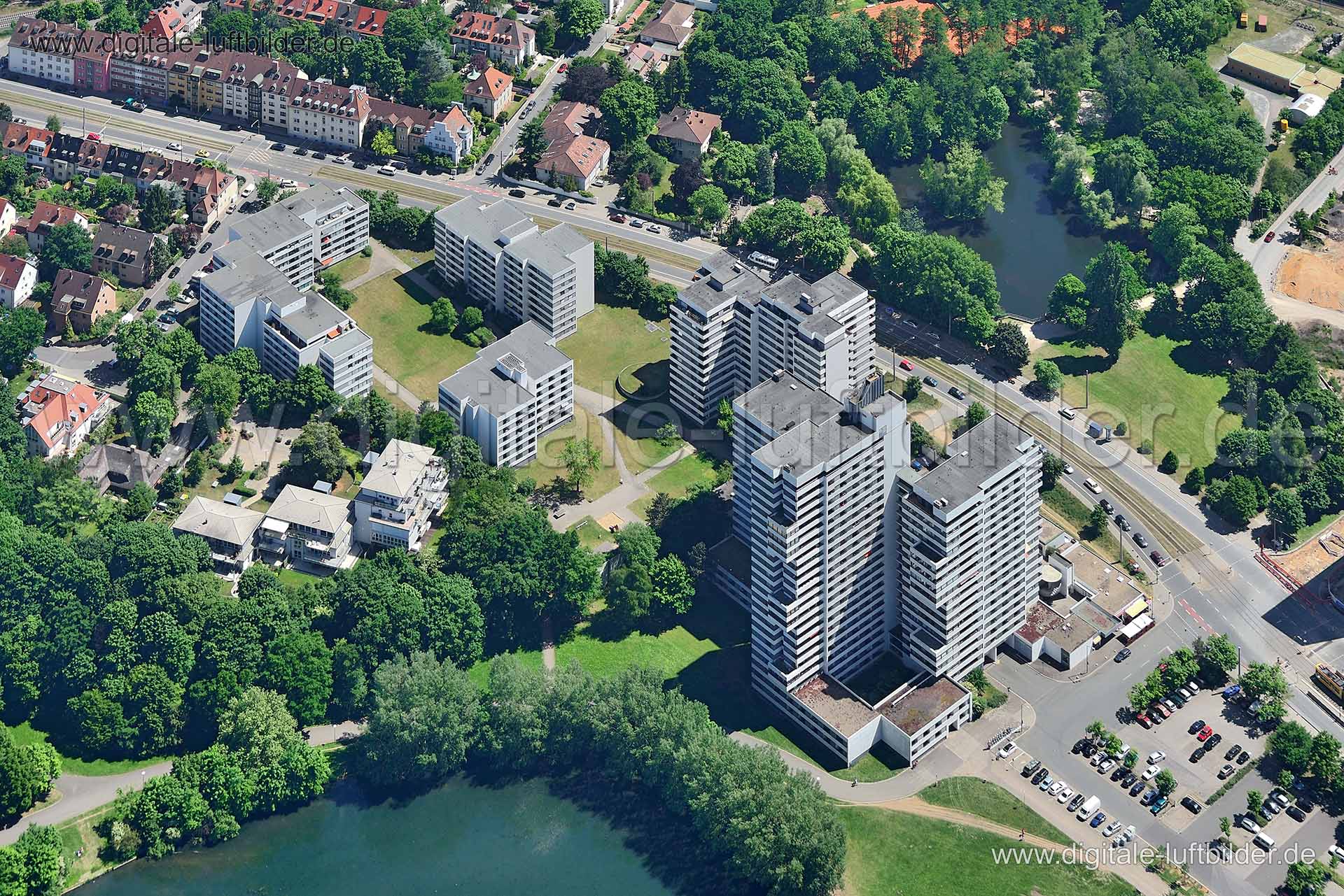 Titel: Wohnanlage Norikus, Bildnummer: nn67050, Ort / Stadt: Nürnberg, (Land)Kreis: kreisfreie Stadt Nürnberg, Regierungsbezirk: Mittelfranken, Bundesland: Bayern, Aufnahmedatum: 25.05.2012, Schlagwörter: Luftbild, Luftbilder, Luftbildfotografie, Luftaufnahme, Luftbildaufnahme, Luftfoto, Vogelperspektive, Vogelansicht, Deutschland, Schräg- und Senkrecht-Luftaufnahmen, Orthofotografie, Noris, Norikus, Wöhrder See, Tullnau, Tullnaiweiher, Bäume, Baum, Ostendstraße, Norikerstraße, Wöhrder Wiesenweg