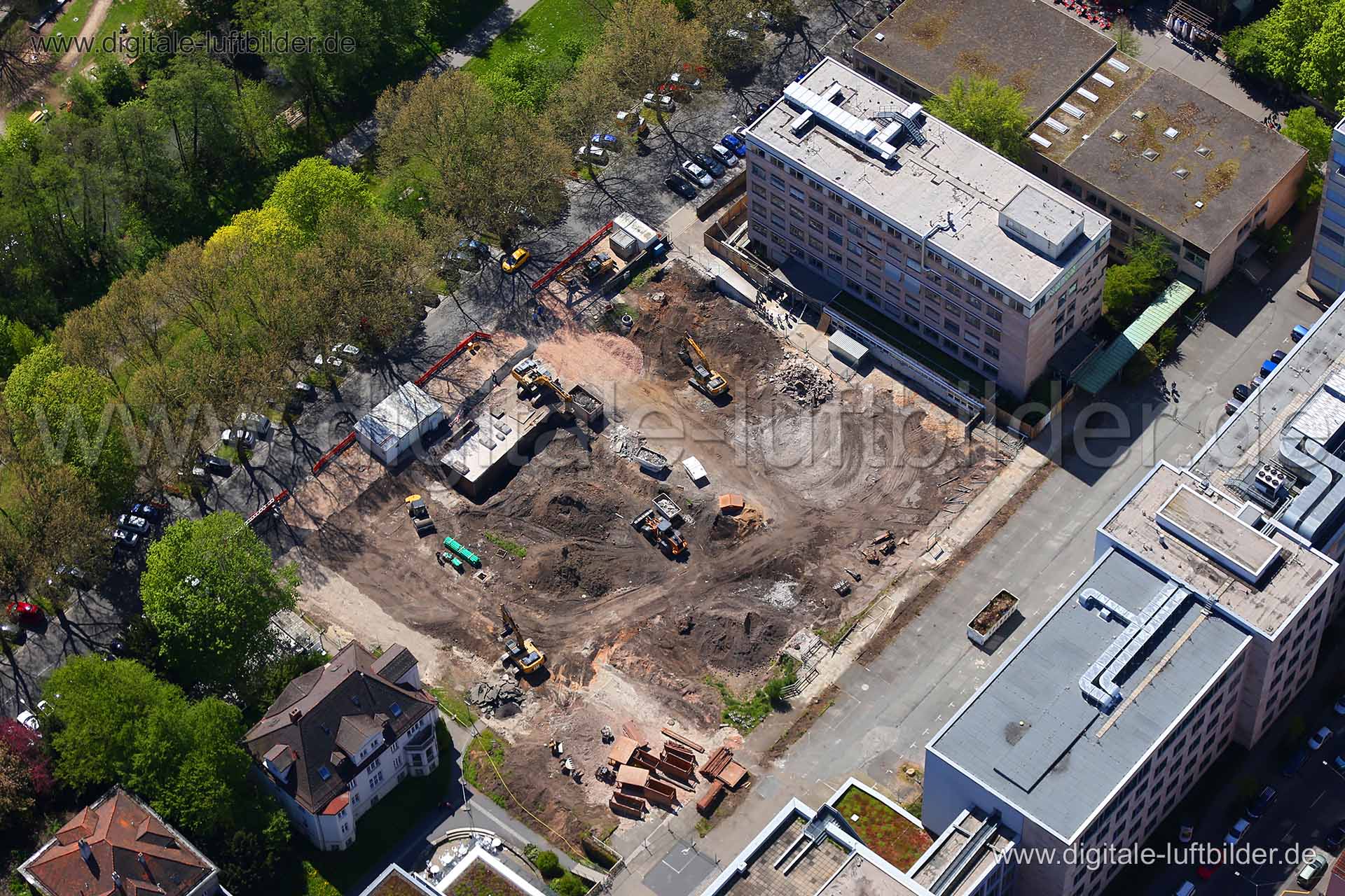 Titel: Wollentorstraße, Bildnummer: c212250, Ort / Stadt: Nürnberg, (Land)Kreis: kreisfreie Stadt Nürnberg, Regierungsbezirk: Mittelfranken, Bundesland: Bayern, Aufnahmedatum: 04.05.2016, Schlagwörter: Luftbild, Luftbilder, Luftbildfotografie, Luftaufnahme, Luftbildaufnahme, Luftfoto, Vogelperspektive, Vogelansicht, Deutschland, Schräg- und Senkrecht-Luftaufnahmen, Orthofotografie, Technische Hochschule, Abriss, Baustelle, Wollentorstraße, Prinzregentenufer, TH Zentralbibliothek, Monat: Mai, Jah