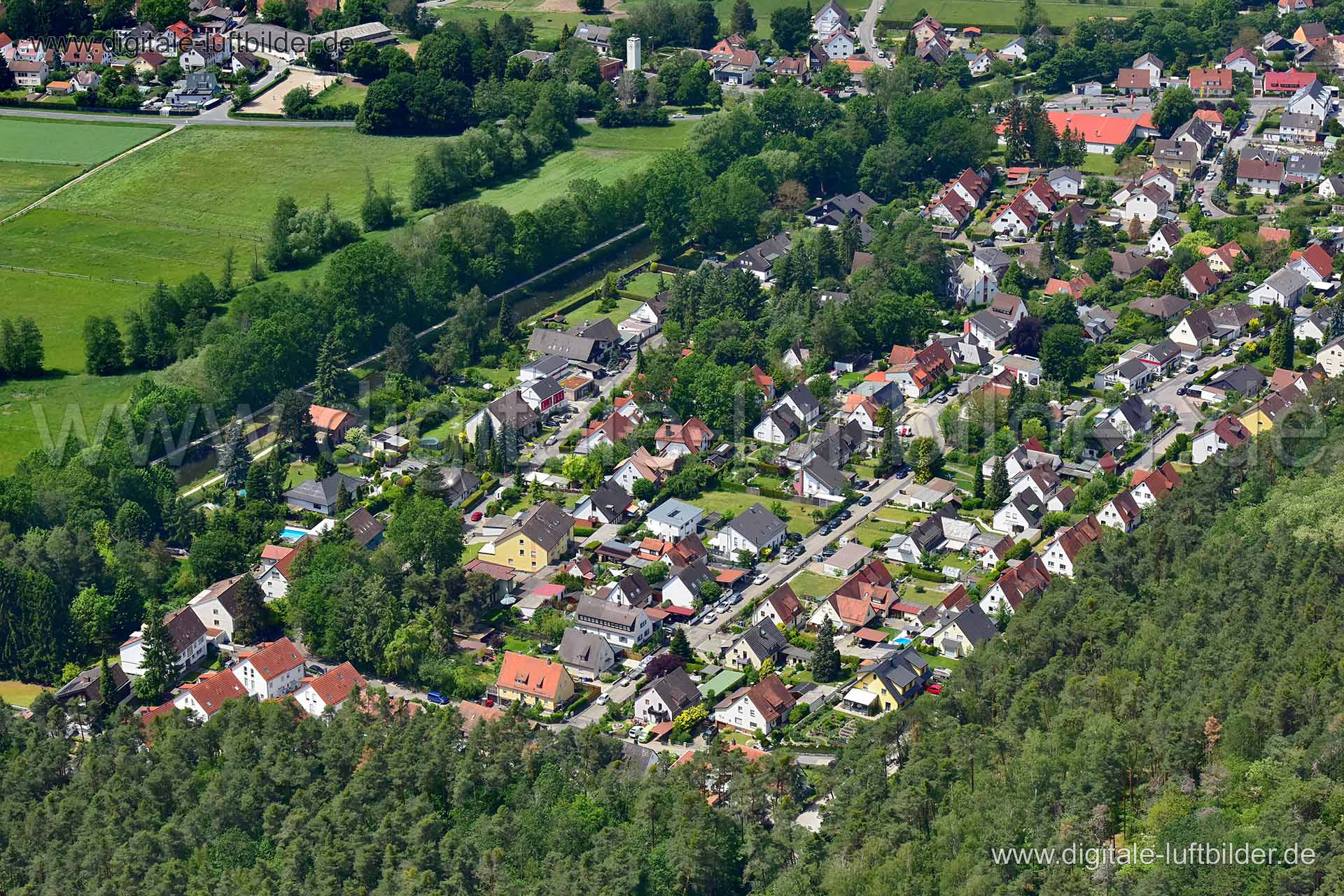 Titel: Worzeldorf, Bildnummer: n290780, Ort / Stadt: Nürnberg, (Land)Kreis: kreisfreie Stadt Nürnberg, Regierungsbezirk: Mittelfranken, Bundesland: Bayern, Aufnahmedatum: 02.06.2019, Schlagwörter: Luftbild, Luftbilder, Luftbildfotografie, Luftaufnahme, Luftbildaufnahme, Luftfoto, Vogelperspektive, Vogelansicht, Deutschland, Schräg- und Senkrecht-Luftaufnahmen, Orthofotografie, Worzeldorf, Monat: Juni, Jahreszeit: Sommer, Tageszeit: Mittag / Nachmittag, Jahr: 2019, Flug ID: 20190602, Bildstatus: