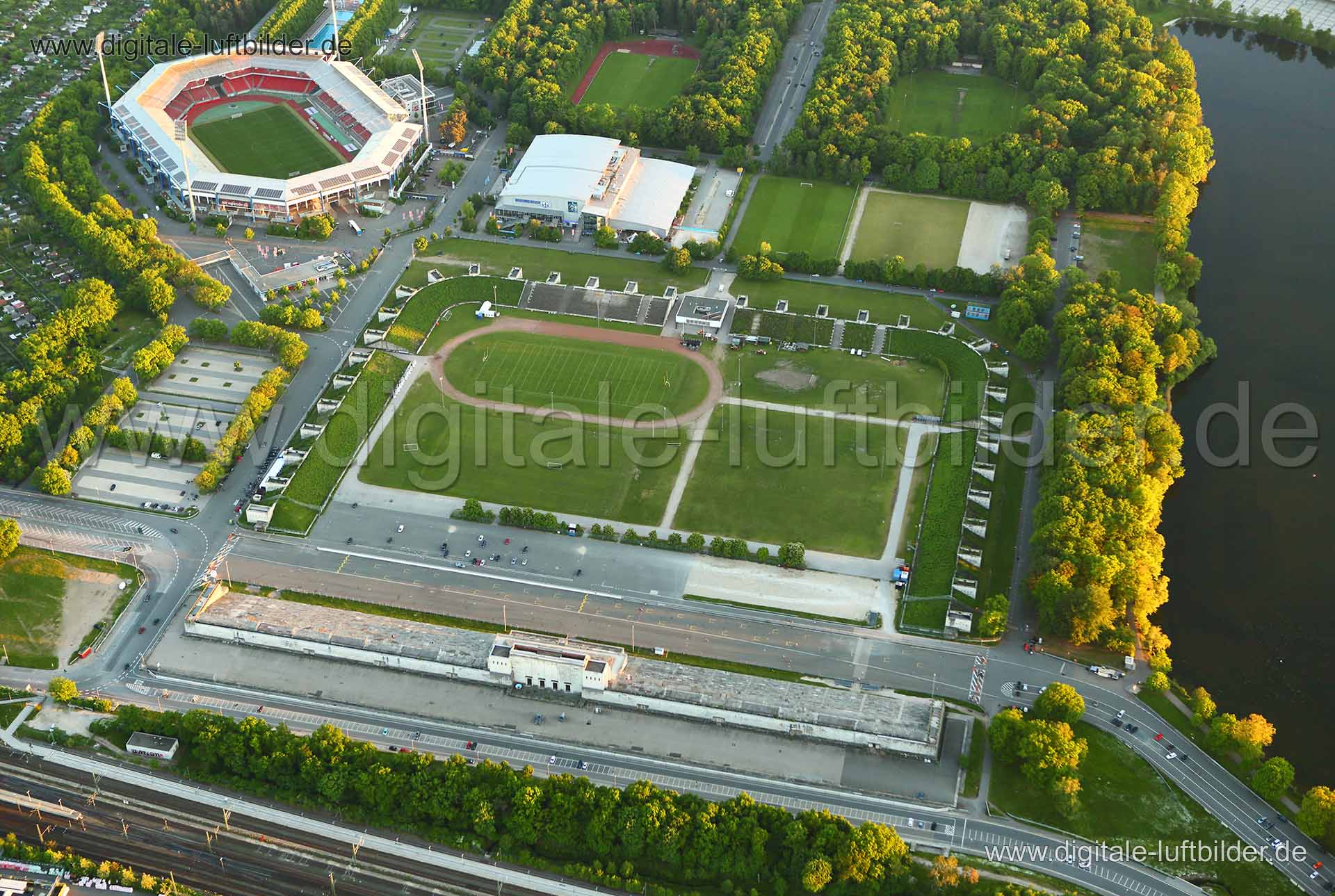 Titel: Zeppelinfeld, Bildnummer: c047300, Ort / Stadt: Nürnberg, (Land)Kreis: kreisfreie Stadt Nürnberg, Regierungsbezirk: Mittelfranken, Bundesland: Bayern, Aufnahmedatum: 18.05.2013, Schlagwörter: Luftbild, Luftbilder, Luftbildfotografie, Luftaufnahme, Luftbildaufnahme, Luftfoto, Vogelperspektive, Vogelansicht, Deutschland, Schräg- und Senkrecht-Luftaufnahmen, Orthofotografie, Zeppelinfeld, Steintribüne, Zeppelintribüne, Aufmarschgelände, Dutzendteich, Beuthener Straße, Max-Morlock-Straße, 1.