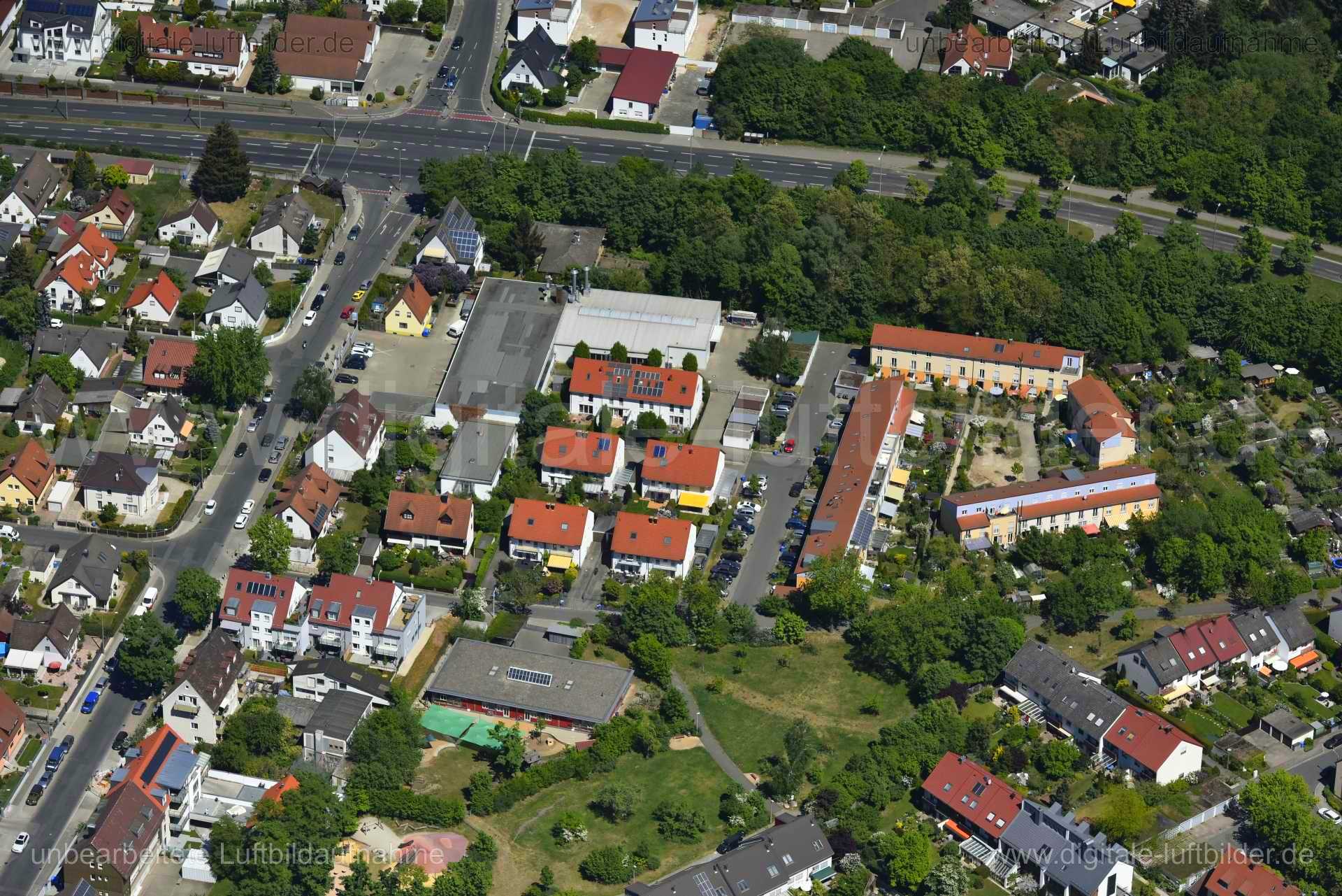 Titel: Zerzabelshof, Bildnummer: n262410, Ort / Stadt: Nürnberg, (Land)Kreis: kreisfreie Stadt Nürnberg, Regierungsbezirk: Mittelfranken, Bundesland: Bayern, Aufnahmedatum: 06.05.2018, Schlagwörter: Luftbild, Luftbilder, Luftbildfotografie, Luftaufnahme, Luftbildaufnahme, Luftfoto, Vogelperspektive, Vogelansicht, Deutschland, Schräg- und Senkrecht-Luftaufnahmen, Orthofotografie, 90480, Nürnberg, Waldmünchener Straße, Gleißhammerstraße, Altdorfer Straße, Schönberger Straße, Winklarner Straße, Ost