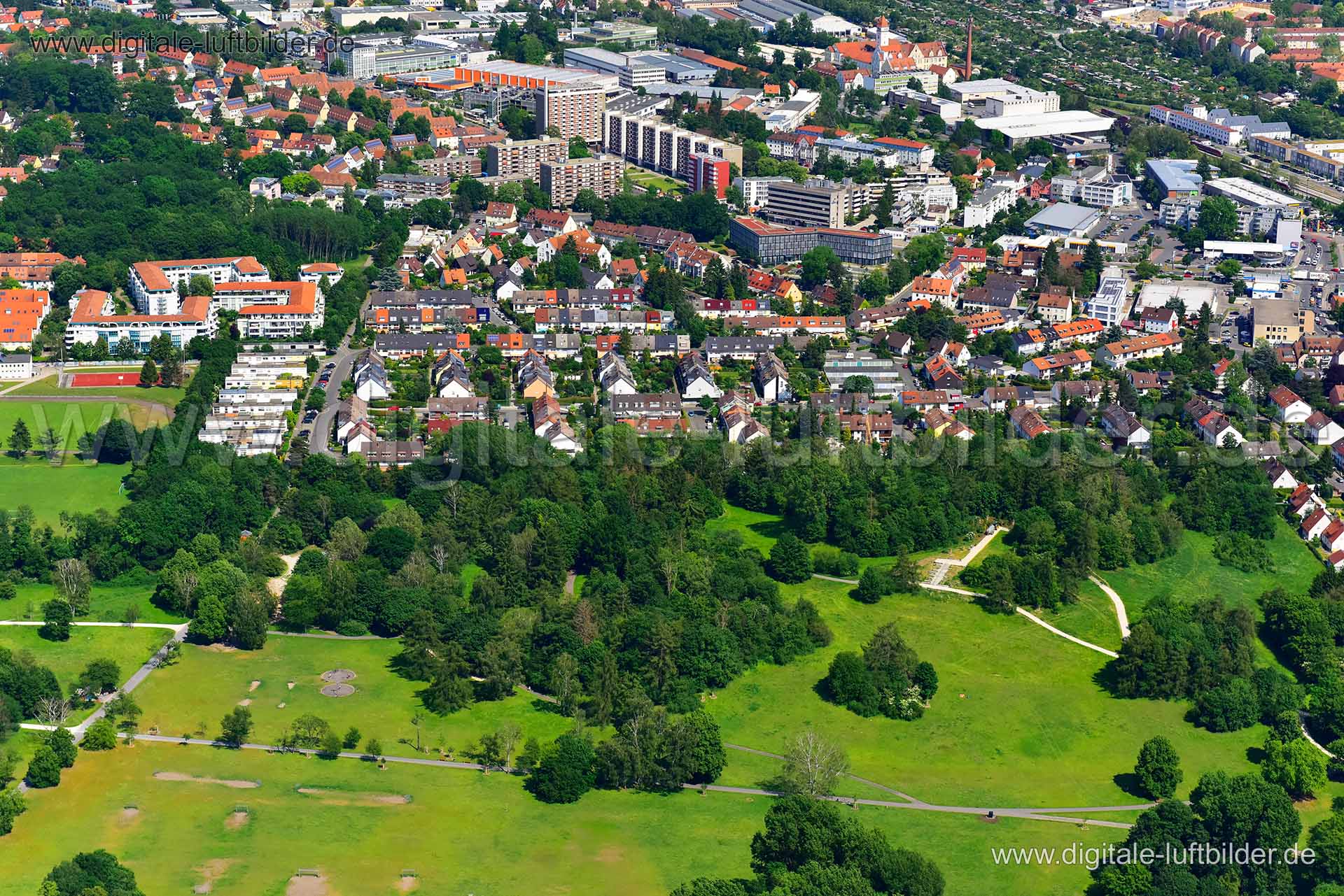 Titel: Ziegelstein, Bildnummer: n303850, Ort / Stadt: Nürnberg, (Land)Kreis: kreisfreie Stadt Nürnberg, Regierungsbezirk: Mittelfranken, Bundesland: Bayern, Aufnahmedatum: 03.06.2019, Schlagwörter: Luftbild, Luftbilder, Luftbildfotografie, Luftaufnahme, Luftbildaufnahme, Luftfoto, Vogelperspektive, Vogelansicht, Deutschland, Schräg- und Senkrecht-Luftaufnahmen, Orthofotografie, 90411, Bessemerstraße, Äußere-Bayreuther-Straße, Stahlstraße, Wissmannstraße, Ziegelsteinstraße, Klingenhofstraße, Arno