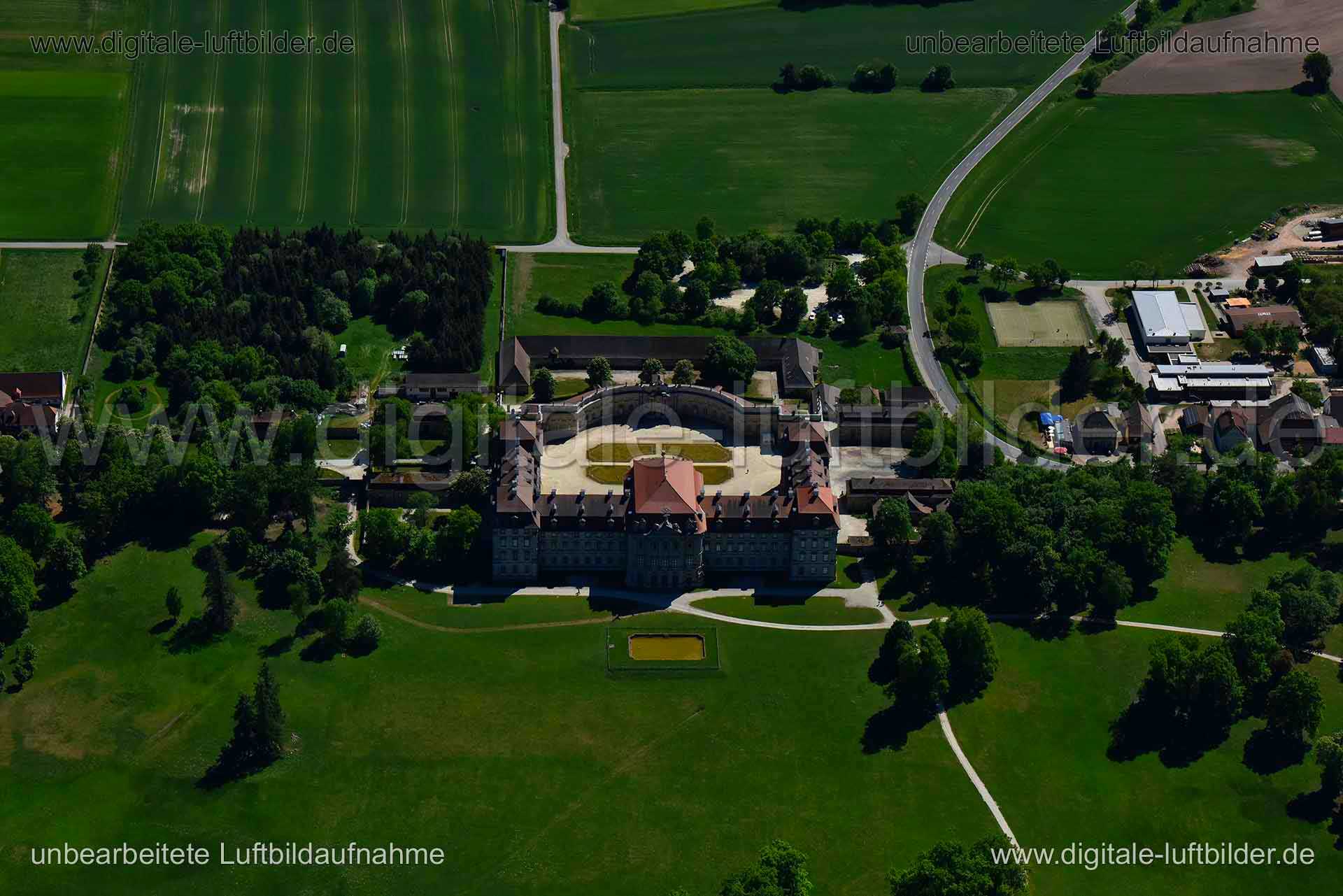Titel: Schloss Weissenstein, Bildnummer: n265480, Ort / Stadt: Pommersfelden, (Land)Kreis: Landkreis Bamberg, Regierungsbezirk: Oberfranken, Bundesland: Bayern, Aufnahmedatum: 06.05.2018, Schlagwörter: Luftbild, Luftbilder, Luftbildfotografie, Luftaufnahme, Luftbildaufnahme, Luftfoto, Vogelperspektive, Vogelansicht, Deutschland, Schräg- und Senkrecht-Luftaufnahmen, Orthofotografie, 96178, Schloss Weißenstein, Burgen & Schlösser, Schloss Weissenstein, Monat: Mai, Jahreszeit: Sommer, Tageszeit: Mi