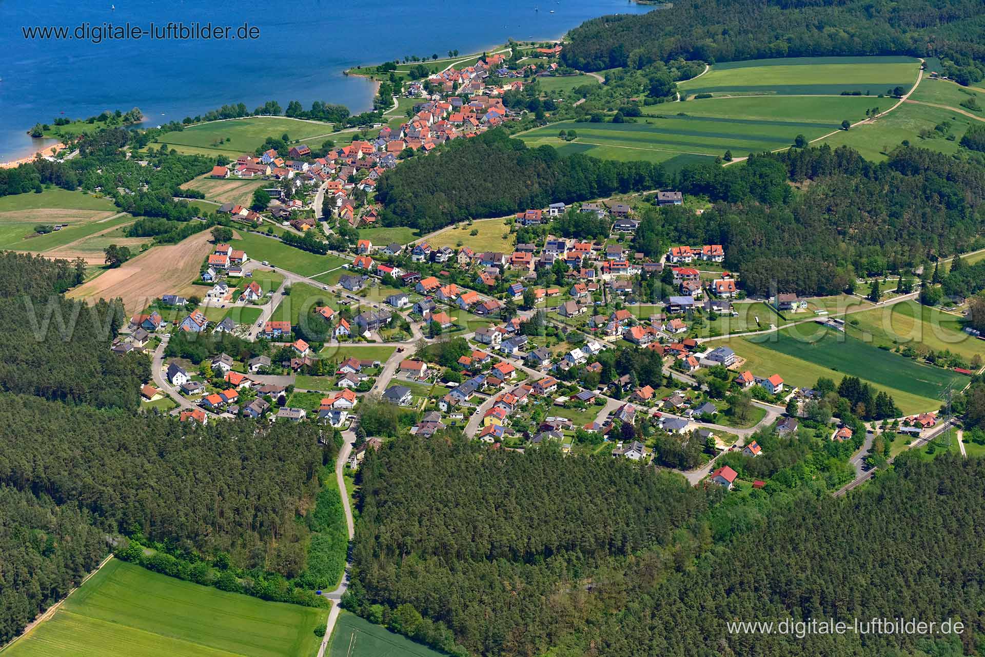 Titel: Brombachsee, Bildnummer: n292120, Ort / Stadt: Ramsberg, (Land)Kreis: Landkreis Weißenburg-Gunzenhausen, Regierungsbezirk: Mittelfranken, Bundesland: Bayern, Aufnahmedatum: 02.06.2019, Schlagwörter: Luftbild, Luftbilder, Luftbildfotografie, Luftaufnahme, Luftbildaufnahme, Luftfoto, Vogelperspektive, Vogelansicht, Deutschland, Schräg- und Senkrecht-Luftaufnahmen, Orthofotografie, Ramsberg am Brombachsee, 91785, Pleinfeld, Ramsberg, Ramsberg am See, Untere Dorfstraße, Obere Dorfstraße, Gren
