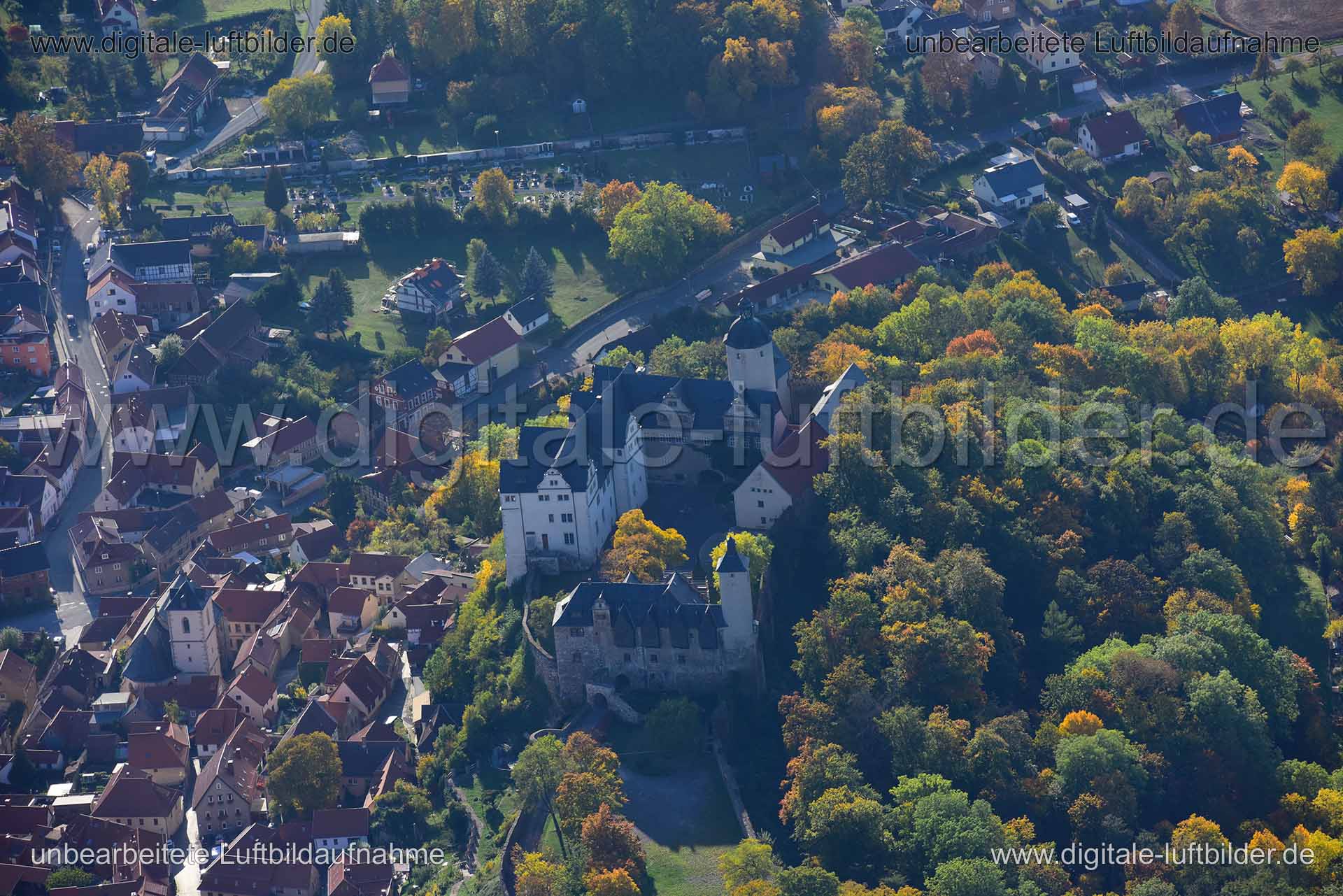 Titel: Burg Ranis, Bildnummer: n356440, Ort / Stadt: Ranis, (Land)Kreis: Landkreis Saale-Orla-Kreis, Regierungsbezirk: Thüringen, Bundesland: Thüringen, Aufnahmedatum: 14.10.2019, Schlagwörter: Luftbild, Luftbilder, Luftbildfotografie, Luftaufnahme, Luftbildaufnahme, Luftfoto, Vogelperspektive, Vogelansicht, Deutschland, Schräg- und Senkrecht-Luftaufnahmen, Orthofotografie, Burg Ranis, Burgen & Schlösser, Burg, Monat: Oktober, Jahreszeit: Herbst, Tageszeit: Mittag / Nachmittag, Jahr: 2019, Flug