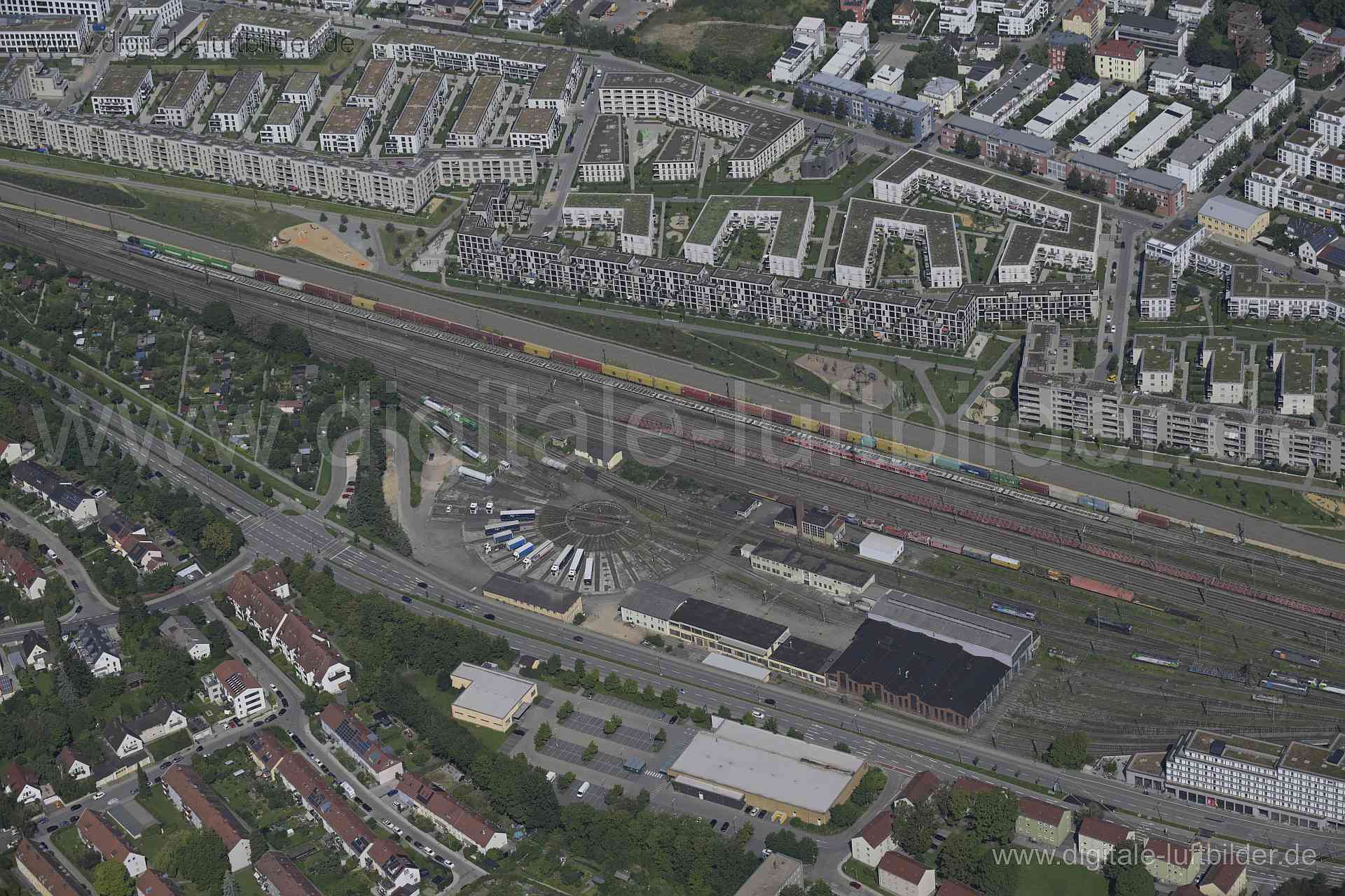 Titel: Siemens Rail Inbetriebsetzungsstützpunkt, Bildnummer: n521180, Ort / Stadt: Regensburg, (Land)Kreis: Landkreis Regensburg, Regierungsbezirk: Oberpfalz, Bundesland: Bayern, Aufnahmedatum: 20.08.2023, Schlagwörter: Deutschland, , Siemens Rail Inbetriebsetzungsstützpunkt, Kirchmeierstraße, Bahn, Gleise, Zug, Wagon, Johanneshof, Deutsche Bahn, Monat: August, Jahreszeit: Sommer, Tageszeit: Vormittag / Mittag, Jahr: 2023, Flug ID: 20230820, Bildstatus: unbearbeitetes Rohbild, Bildabmessung: 825
