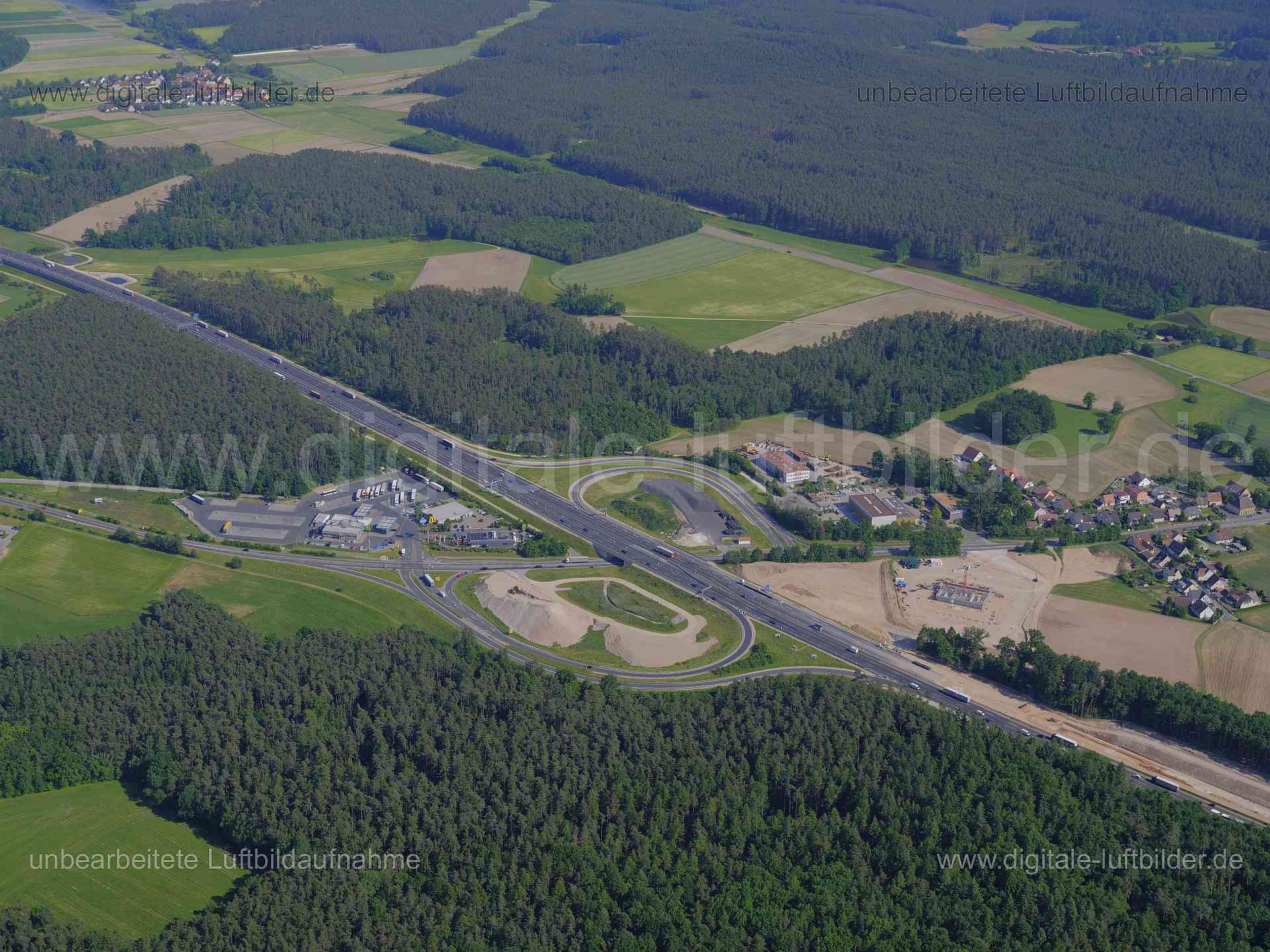 Luftbild - Autobahn A6 bei Schwabach, Ort: Schwabach, Tags: Autobahn A6, Autobahn, BAB 6, Baustelle, Straßenbach, Schwaben...
