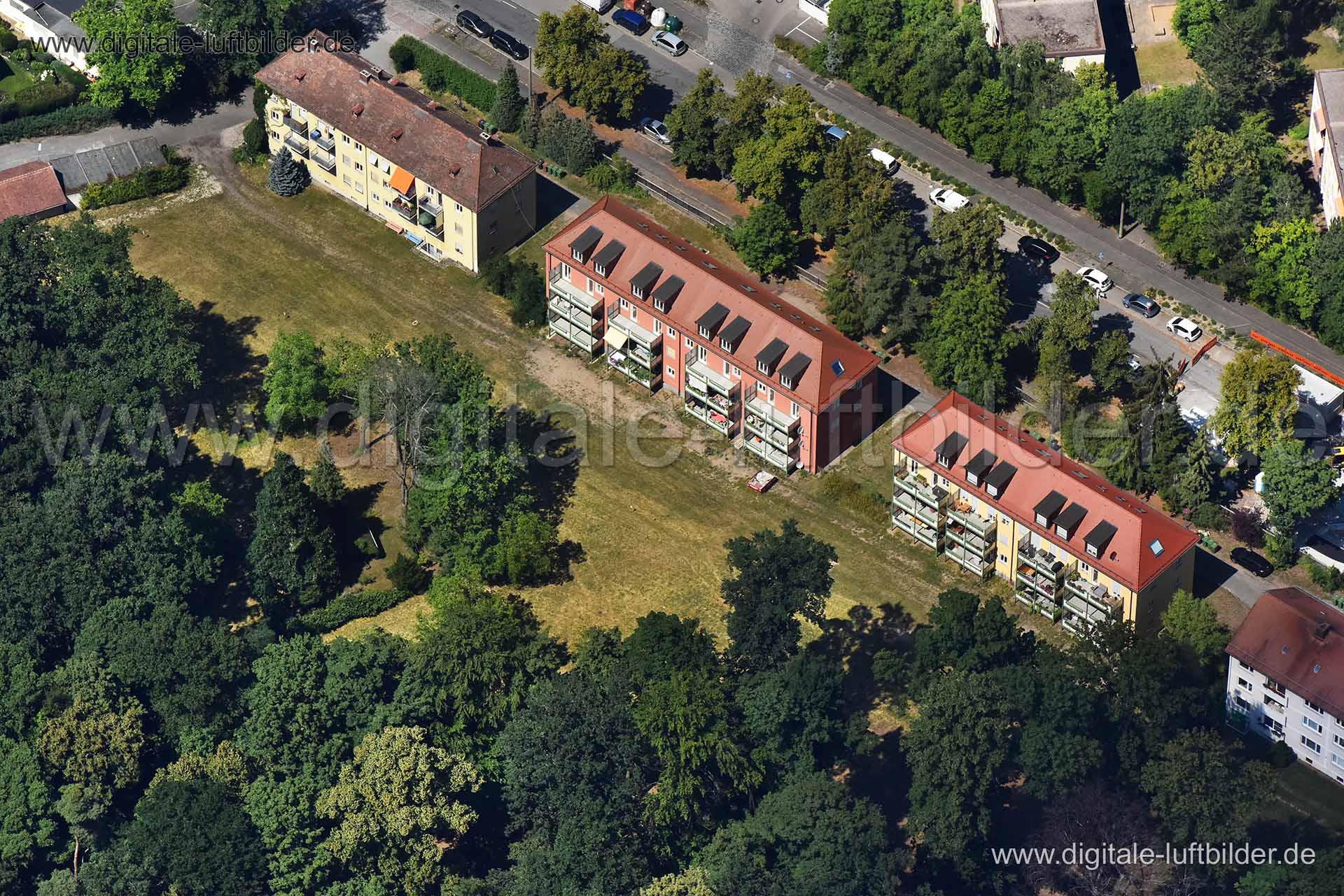 Titel: Stein, Bildnummer: n274300, Ort / Stadt: Stein, (Land)Kreis: Landkreis Fürth, Regierungsbezirk: Mittelfranken, Bundesland: Bayern, Aufnahmedatum: 30.06.2018, Schlagwörter: Luftbild, Luftbilder, Luftbildfotografie, Luftaufnahme, Luftbildaufnahme, Luftfoto, Vogelperspektive, Vogelansicht, Deutschland, Schräg- und Senkrecht-Luftaufnahmen, Orthofotografie, Bahnhofstraße, Stein, Monat: Juni, Jahreszeit: Sommer, Tageszeit: Mittag / Nachmittag, Jahr: 2018, Flug ID: 20180630, Bildstatus: farblich