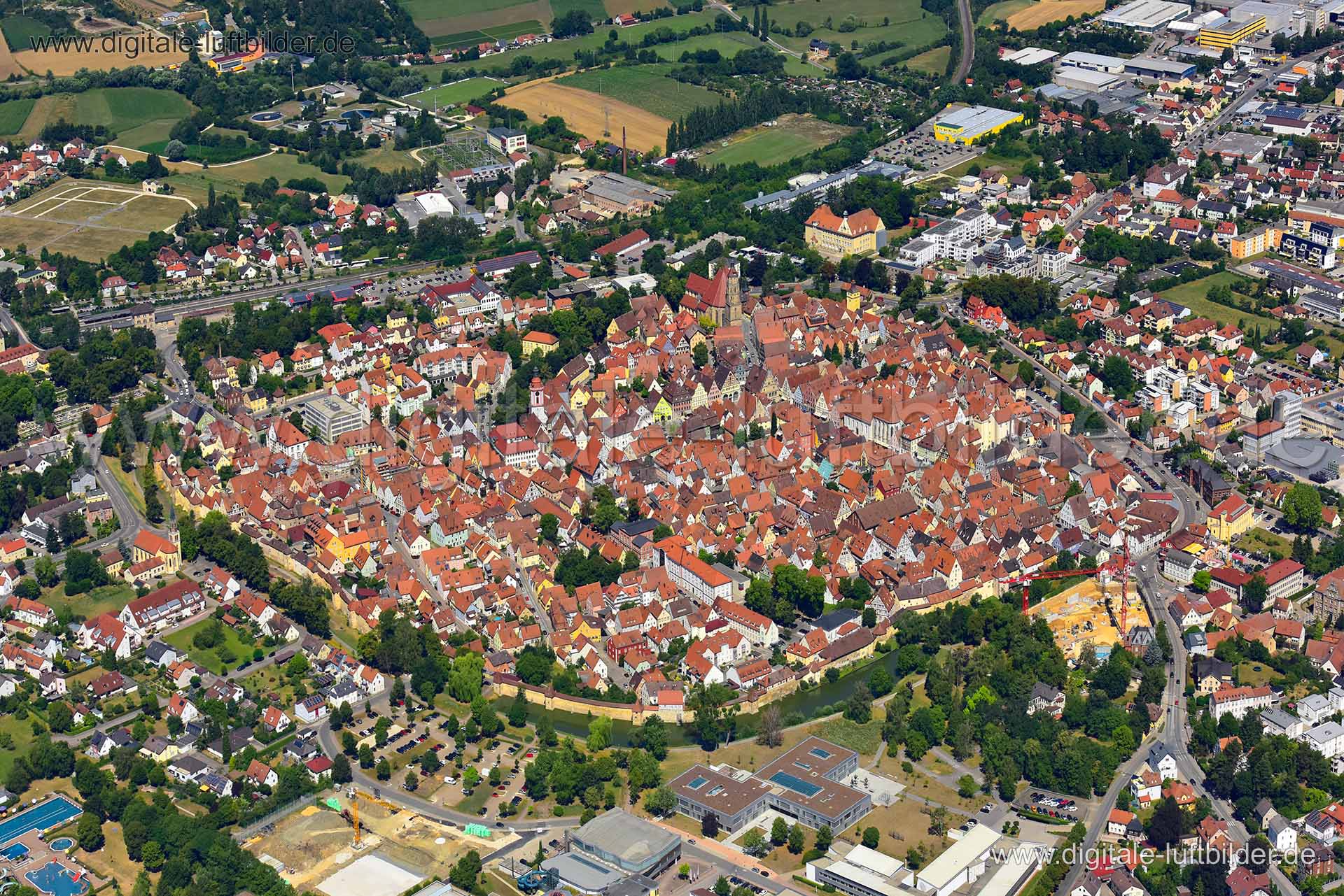 Titel: Weißenburg, Bildnummer: n322190, Ort / Stadt: Weißenburg, (Land)Kreis: Landkreis Weißenburg-Gunzenhausen, Regierungsbezirk: Mittelfranken, Bundesland: Bayern, Aufnahmedatum: 24.07.2019, Schlagwörter: Luftbild, Luftbilder, Luftbildfotografie, Luftaufnahme, Luftbildaufnahme, Luftfoto, Vogelperspektive, Vogelansicht, Deutschland, Schräg- und Senkrecht-Luftaufnahmen, Orthofotografie, Stadtkern, Altstadt, Altstadtring, Weißenburg, Monat: Juli, Jahreszeit: Sommer, Tageszeit: Mittag / Nachmittag